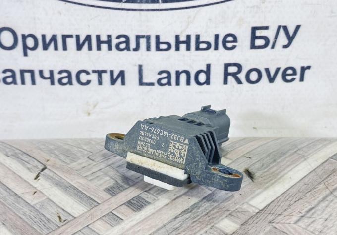 Датчик удара боковой Land Rover Evoque 1 LR028860