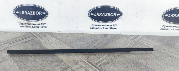 Молдинг стекла правый Land Rover Freelander 2 2.2 LR001737