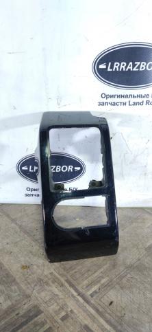 Вставка правая торпеды Land Rover Range Rover L322 LR018539