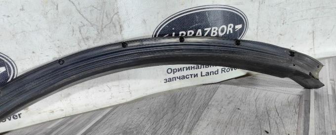 Уплотнитель двери задней правой Range Rover L322 LR011846