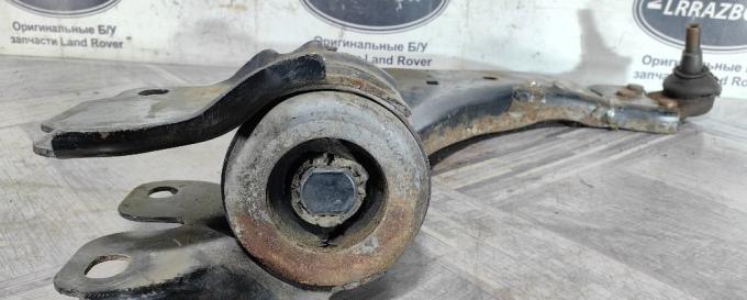 Рычаг правый передний Land Rover Freelander 2 2.2 LR007205