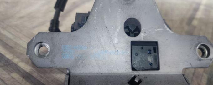 Замок крышки багажника Land Rover Sport L320 LR030192