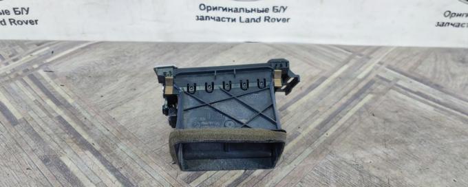 Дефлектор воздуховода правый Land Rover Evoque 1 LR025063