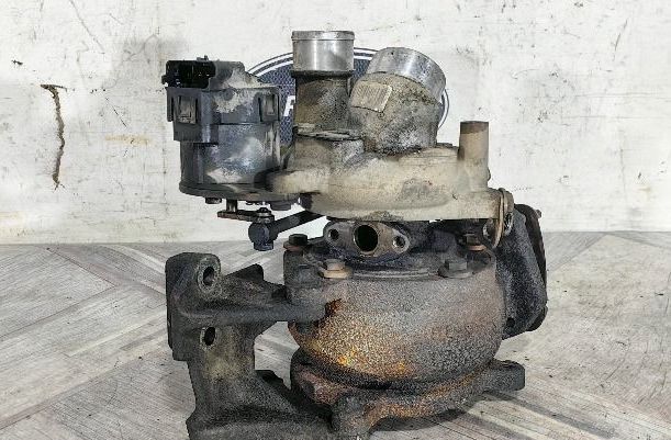 Турбина левая Range Rover Sport L320 05-09 3.6 LR004038
