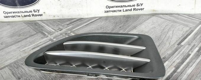 Жабра в крыло правая Range Rover Sport L320 JAK500220