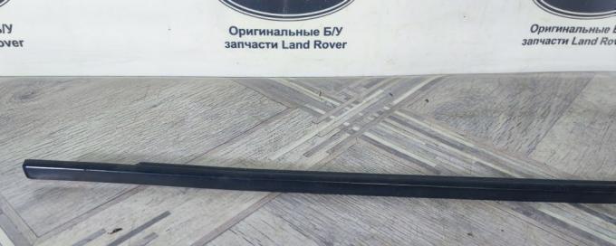 Молдинг стекла переднего правого Range Rover L322 CGE500700