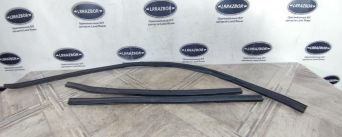 Уплотнитель капота Range Rover 3 L322 2002-2012 LR018823