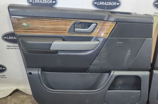 Обшивки карты дверей Range Rover Sport L320 05-09 VBA500100