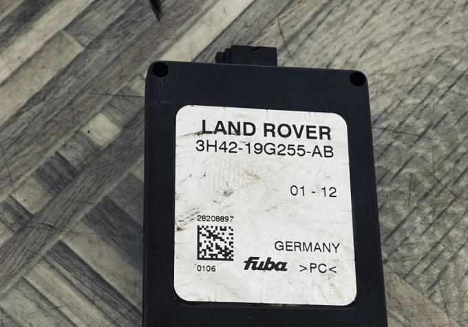 Антенна усилитель Range Rover 3 L322 2009-2012 LR018069