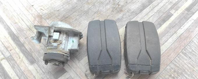 Ключ зажигания 2 шт Land Rover Freelander 2 2.2 LR013005