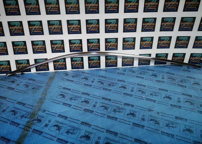 Молдинг рамки Правой двеpи Tоyota Rаv4 2019-2024 75071-42120