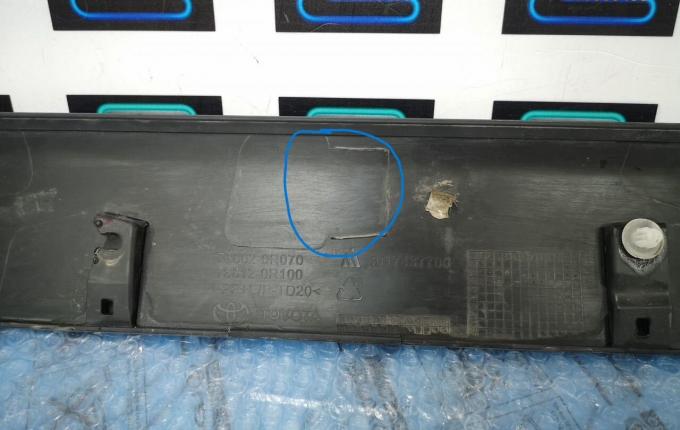 Накладка крышки багажника Toyota RAV4 2019-2024 76802-0R070  76802-0R100 3017437700