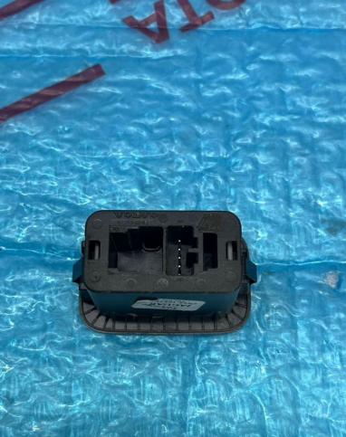 Кнопка открывания багажника Range Rover 4 L405 201 LR040339