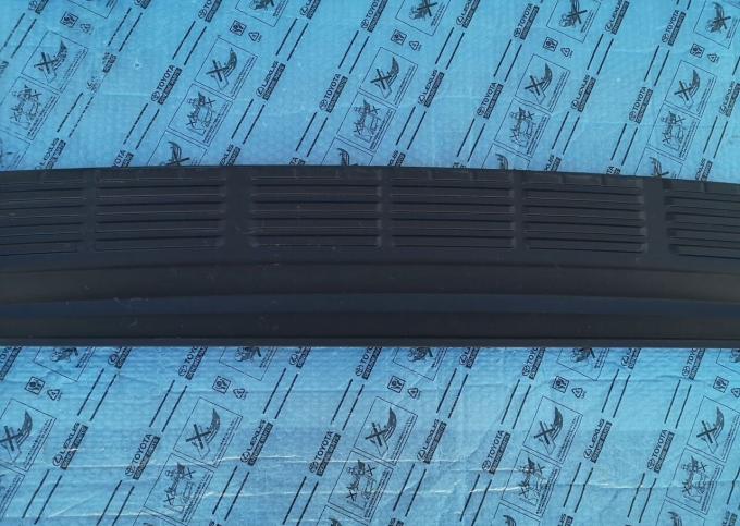 Накладка заднего бампера Land Cruser 200 2008-2021 52162-60040