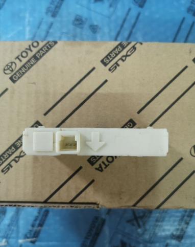 Кнопка багажника Toyota Land Cruiser 200 2008-2015 84840