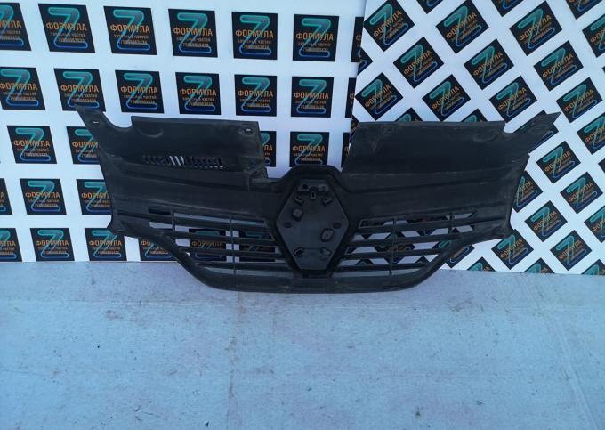 Решетка радиатора Renault Logan 2 2012-2018 623105727R