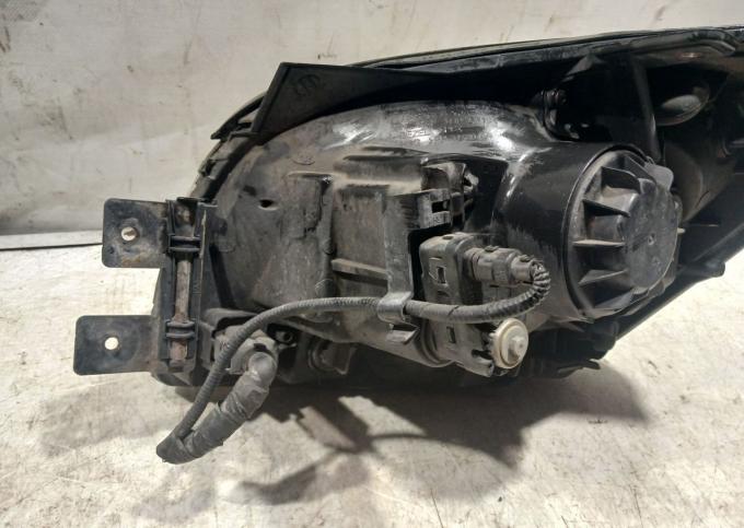 Фара правая.Kia Sportage 2 2005-2011 921021F021