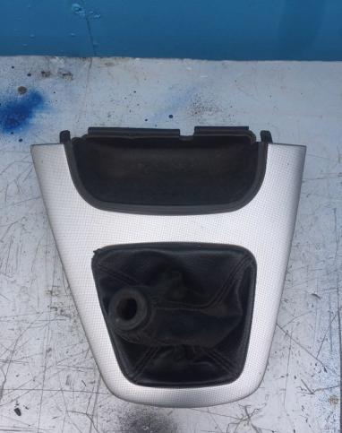 Накладка декоративная МКПП Hyundai Tucson 2004-20 84651-2E500