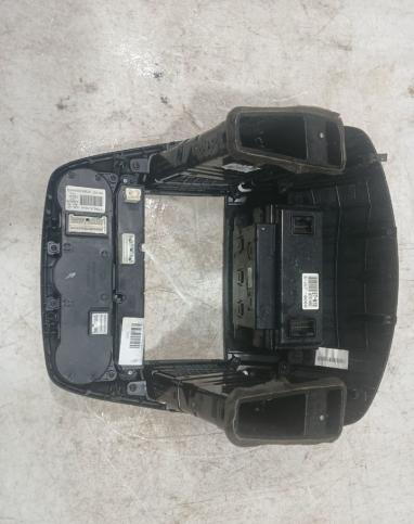 Накладка торпедо магнитолы.Kia Ceed 1 2006-2012 847401H000EQ