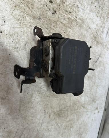 Блок абс Hyundai Elantra xd 2000-2008 956602D500