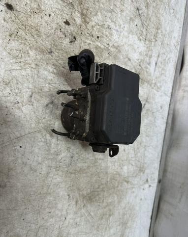 Блок абс Hyundai Elantra xd 2000-2008 956602D500