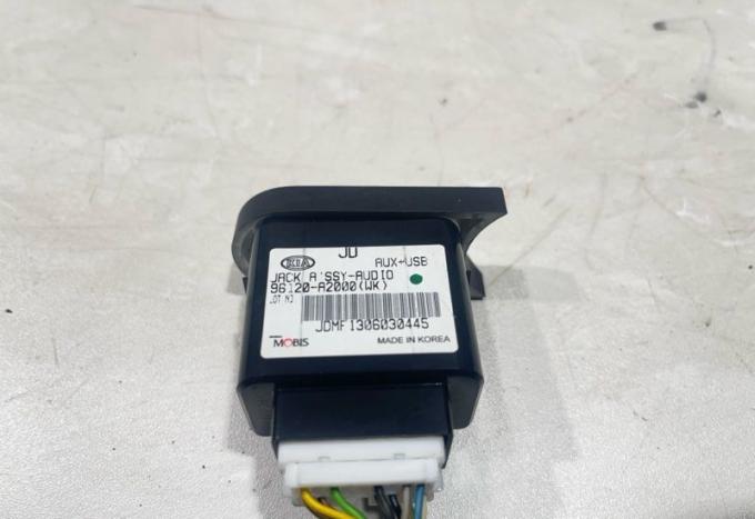 Разъем AUX USB Kia Ceed 2 2013-2018 96120A2000