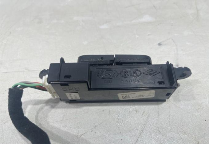 Кнопка парктроника Kia Ceed 2 2013-2018 93310A2900