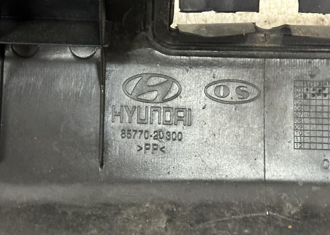 Накладка задней панели Hyundai Elantra xd 2000 857702D300