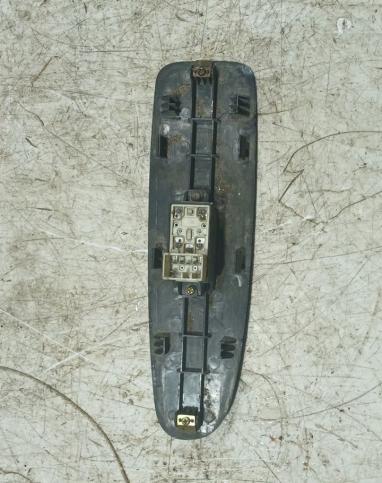 Кнопка стеклоподьемника.Hyundai Elantra 2001-2003 935752D000