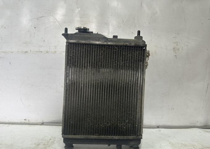 Радиатор охлаждения Hyundai Getz 2002-2005 253101C200
