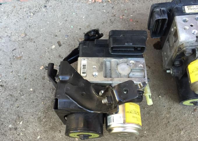 Lexus GS450 GS430 GS460 GS 450h блок ABS