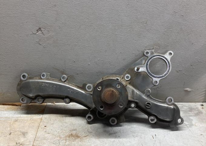 Помпа водяной насос Lexus GS250 GS350 GS450h GS300 1610039436