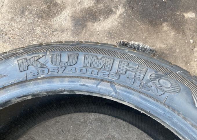 Kumho Ecsta STX KL12 305/40 R23 115V