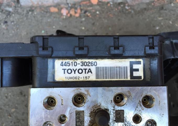 Lexus GS450 GS430 GS460 GS 450h блок ABS
