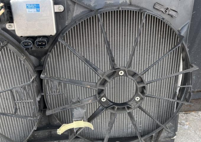 Радиатор охлаждения Toyota Crown GRS204 GWS204 1640031580