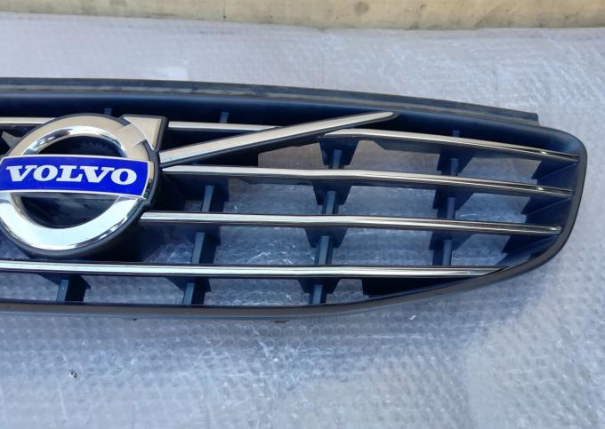 Решетка радиатора Volvo XC 60 14-16 31333832