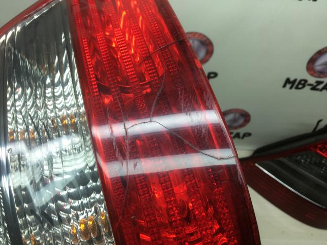 Задний фонарь Mercedes W211 2118202564