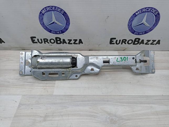 Мотор регулировки сиденья передний Mercedes W251 0009106236