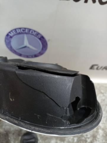 Лючок бензобака Mercedes W215 2156390042