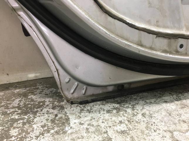 Дверь задняя левая Mercedes W203 A2037300705