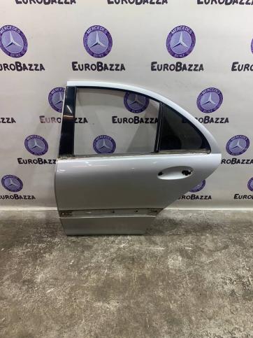 Дверь задняя левая Mercedes W203 A2037300105