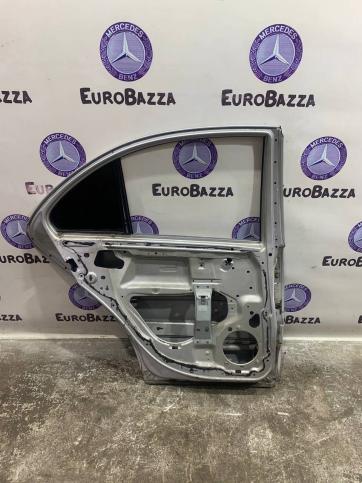 Дверь задняя левая Mercedes W203 A2037300105