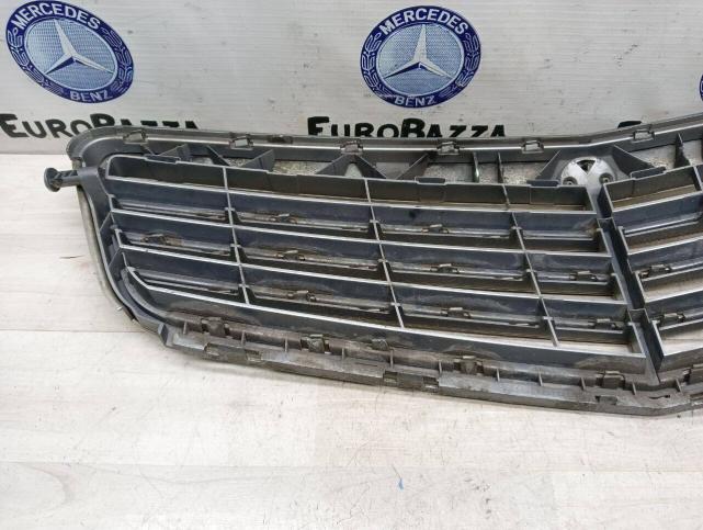 Решетка радиатора Mercedes W204 A2048801483