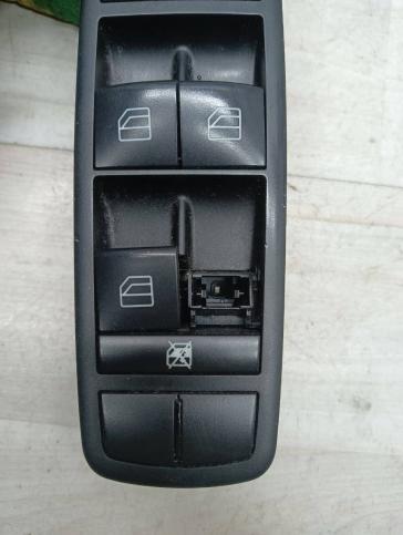 Блок кнопок стеклоподъемников Mercedes W164 A2518300290