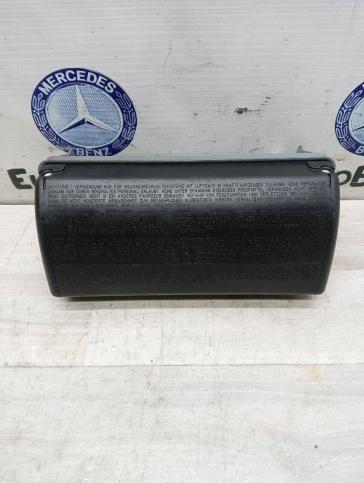 Подушка безопасности в торпедо Mercedes W211 2118601305