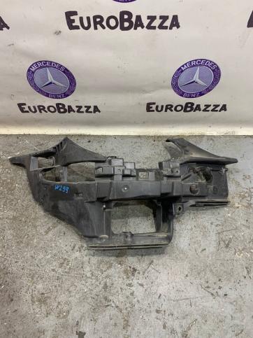 Правый каркас переднего бампера Mercedes R230 2308850465