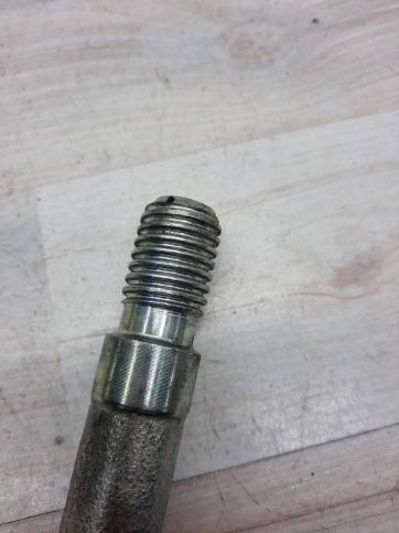 Буксировочный крюк Mercedes W204 2213150061