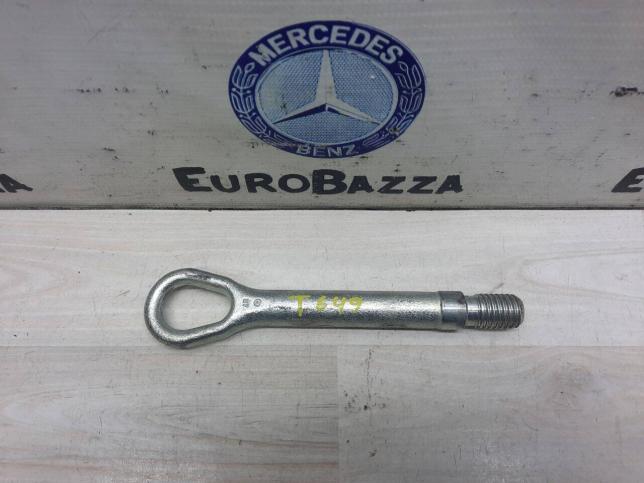 Буксировочный крюк Mercedes W204 2213150061