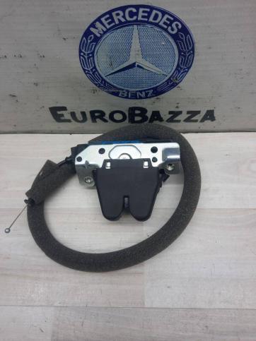 Замок крышки багажника Mercedes W204 A2047500085