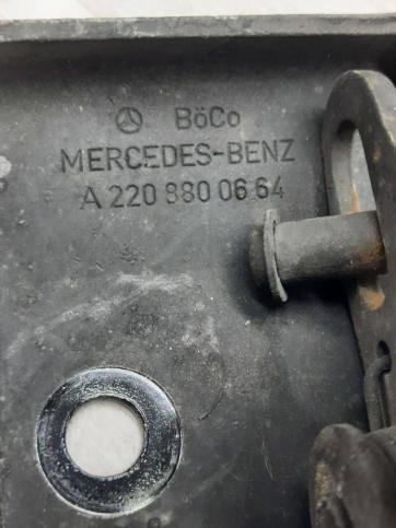 Замок капота Mercedes W220 A2208800664